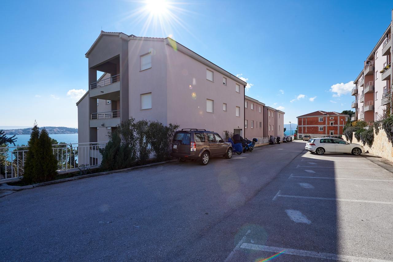 Deluxe Apartment Bagaric Trogir Bagian luar foto